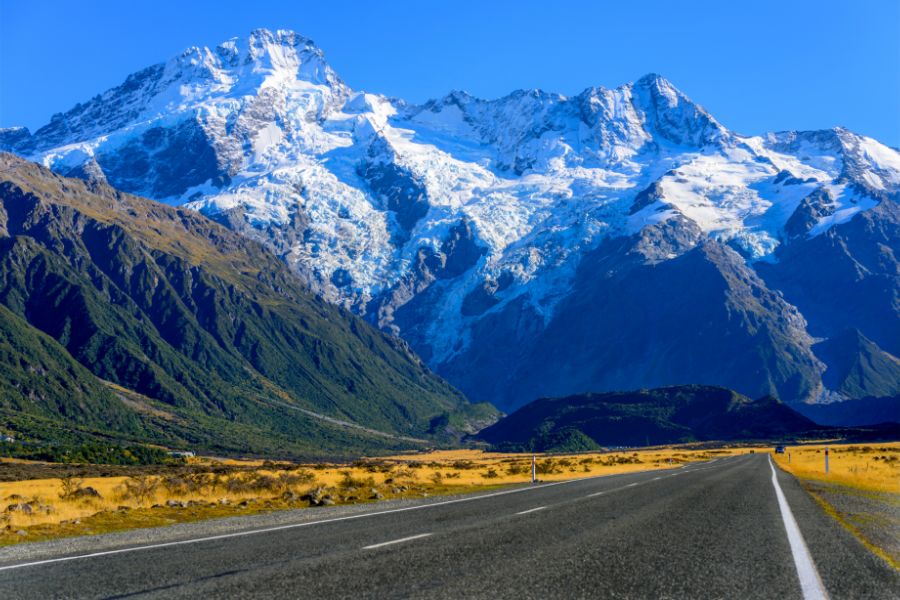 Experience New Zealand Your Way by Choosing the Right Rental Car
