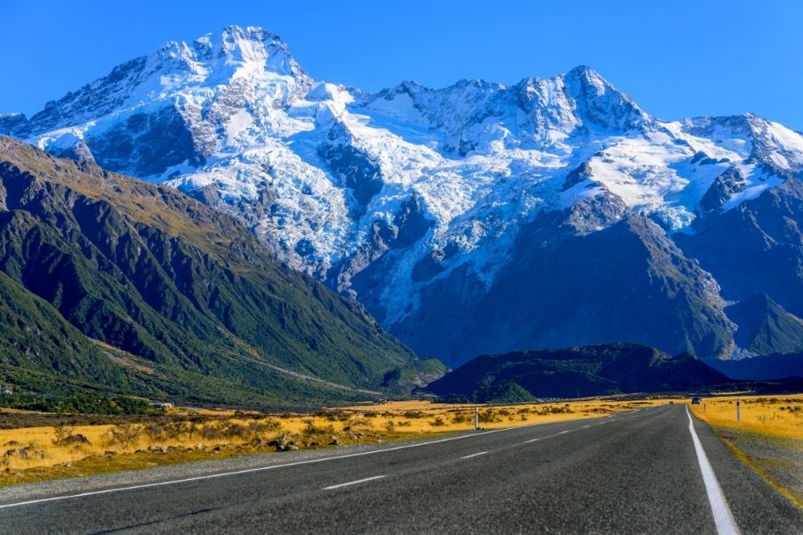 Learn What Makes Luxury Car Rentals in New Zealand Worth It for Travellers